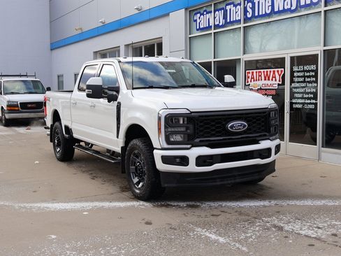 Used 2023 Ford F250 Lariat w/ Sport Appearance Package image 2