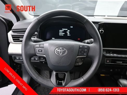 Used 2025 Toyota Camry XLE image 23