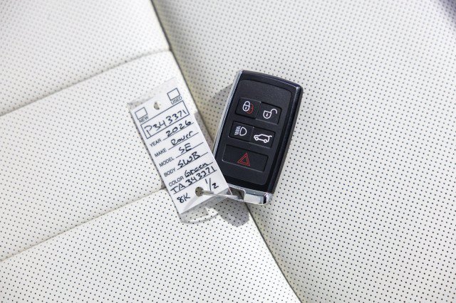 Used 2026 Land Rover Range Rover SE AWD/4WD image 48
