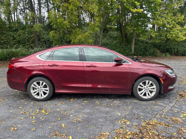 Used 2015 Chrysler 200 Limited w/ Convenience Group FWD image 2