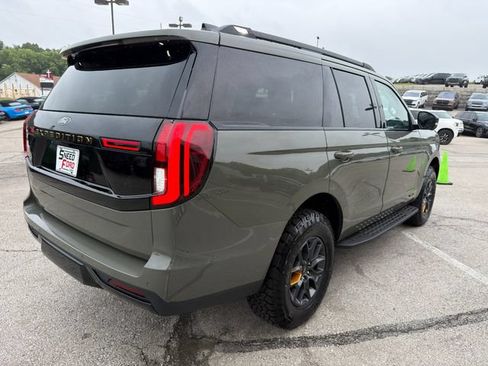 Used 2025 Ford Expedition Tremor AWD/4WD image 7