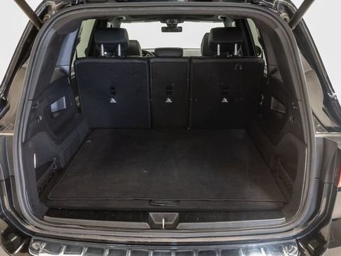 Used 2023 Mercedes-Benz GLB 250 4MATIC w/ Premium Package image 31