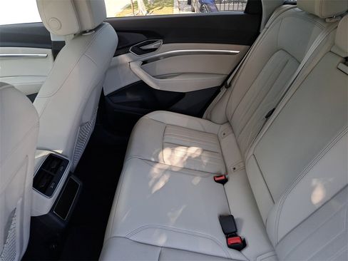 Certified 2024 Audi Q8 e-tron Premium Plus w/ Premium Plus Package image 26