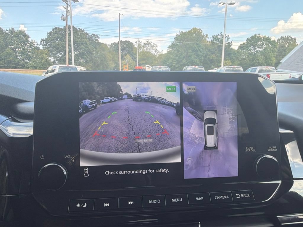 Used 2025 Nissan Pathfinder Platinum FWD image 24