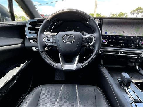 Used 2025 Lexus RX 350 Premium w/ Accessory Package (Z1) FWD image 6