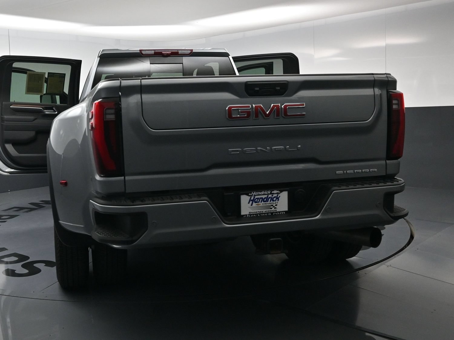Used 2026 GMC Sierra 3500 Denali w/ Denali Reserve Package AWD/4WD image 18