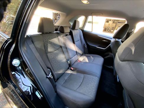 Used 2023 Toyota RAV4 XLE image 19