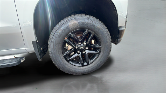Used 2022 Chevrolet Silverado 1500 LT Trail Boss w/ LPO, Dark Essentials Package AWD/4WD image 27