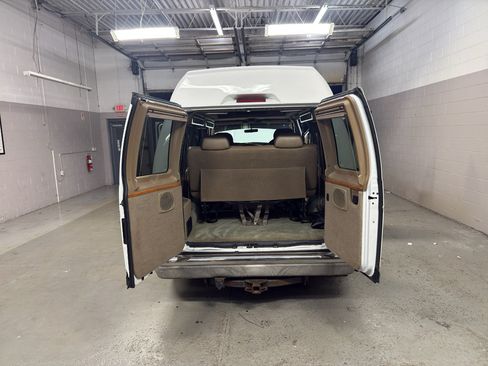 Used 2003 Ford E-150 and Econoline 150 RWD image 13