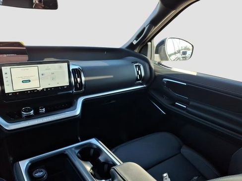 New 2026 Ford Expedition Platinum w/ Stealth Appearance Package image 9