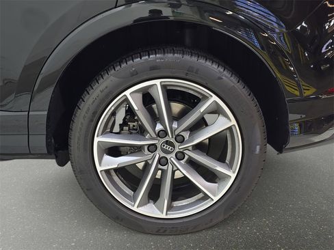 Certified 2025 Audi Q3 2.0T Premium w/ Convenience Package image 34