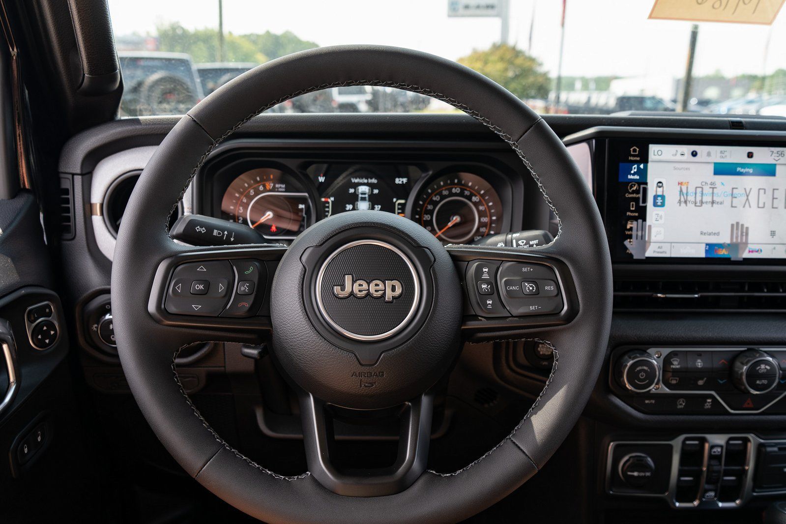 Used 2025 Jeep Gladiator Sport AWD/4WD image 28