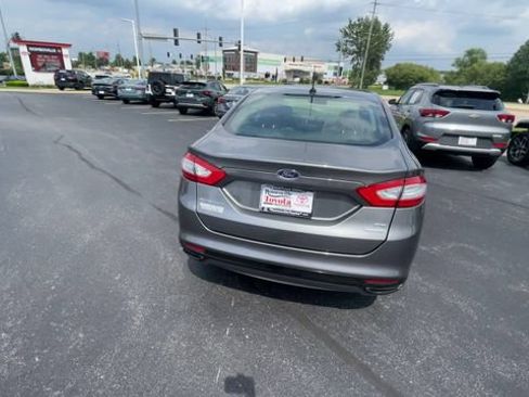 Used 2014 Ford Fusion SE w/ Equipment Group 202A FWD image 9