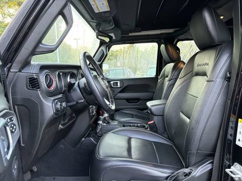 Used 2019 Jeep Wrangler Unlimited Sahara AWD/4WD image 11
