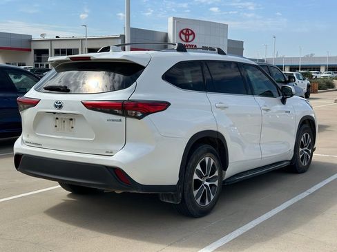 Used 2020 Toyota Highlander XLE image 9