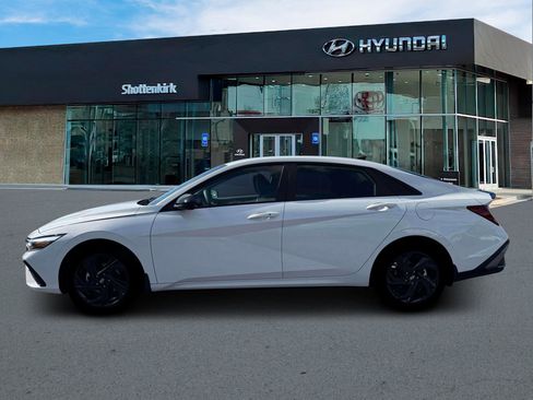 New 2026 Hyundai Elantra Sport image 3