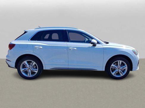 Used 2024 Audi Q3 2.0T Premium w/ Convenience Package AWD/4WD image 32