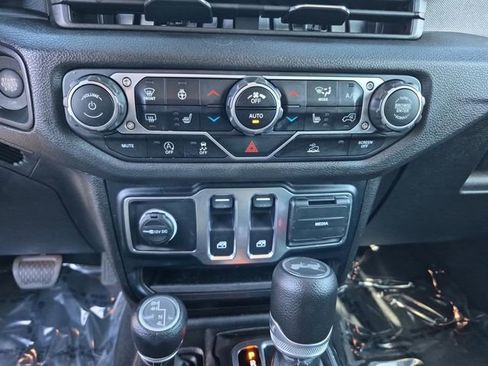 Used 2024 Jeep Wrangler Sport S image 23