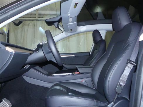 Used 2024 Tesla Model Y Performance image 19