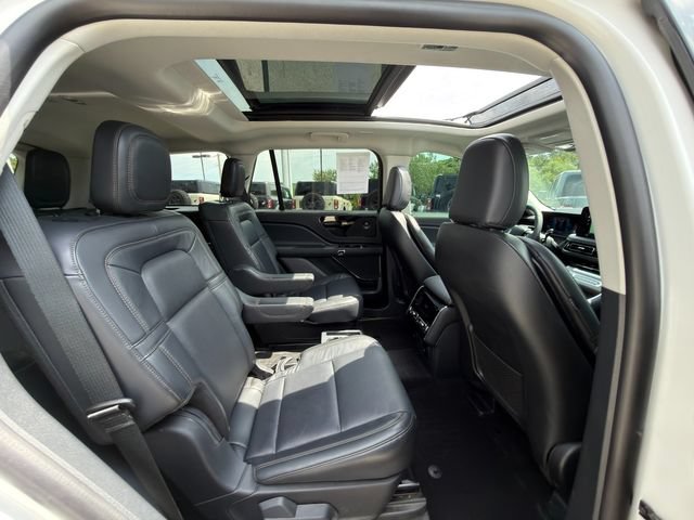 Used 2025 Lincoln Aviator Reserve w/ Jet Appearance Package AWD/4WD image 11