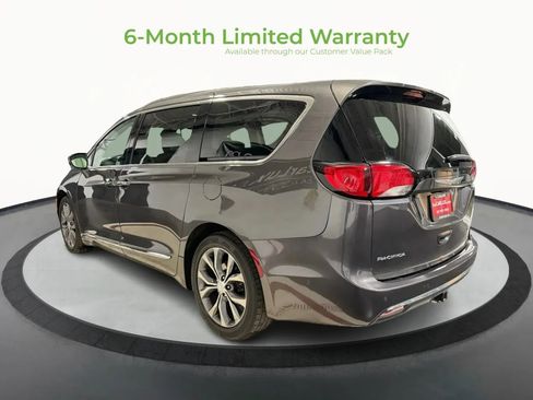 Used 2017 Chrysler Pacifica Limited image 5