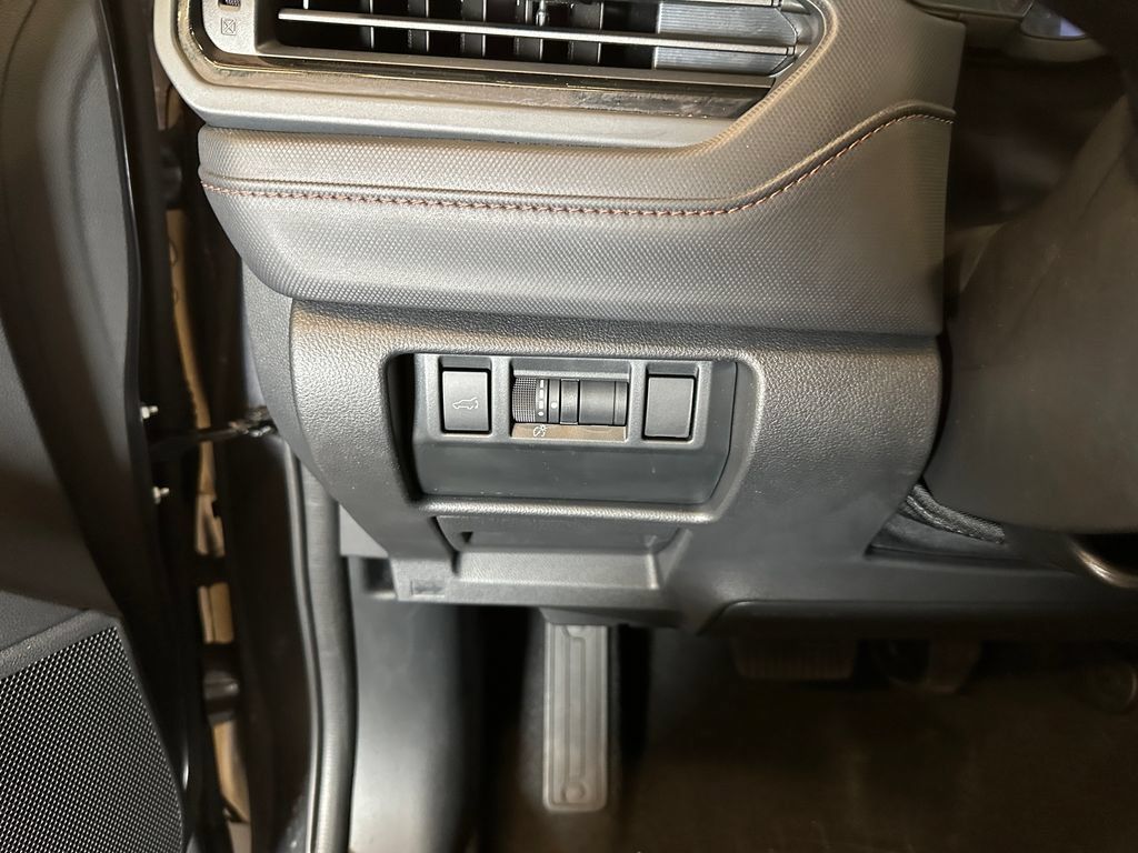Used 2025 Subaru Forester Touring AWD/4WD image 19