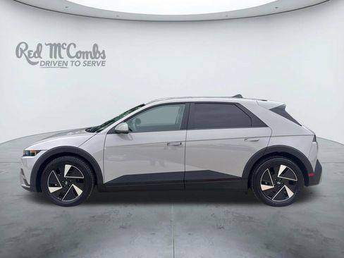 Used 2025 Hyundai Ioniq 5 SE RWD image 2