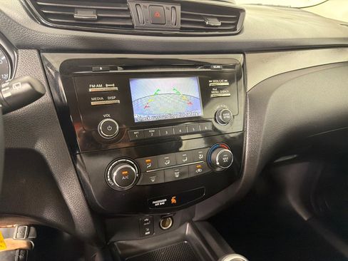 Used 2017 Nissan Rogue Sport S w/ S Appearance Package FWD image 16