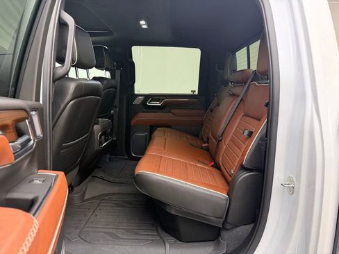 Used 2024 GMC Sierra 3500 Denali Ultimate AWD/4WD image 12