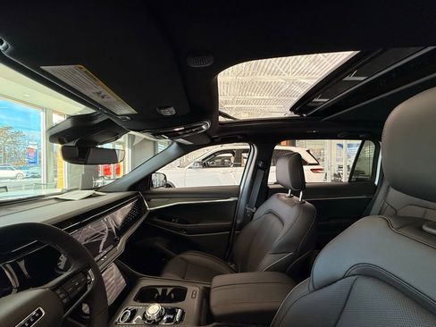 New 2025 Jeep Wagoneer S Limited image 15