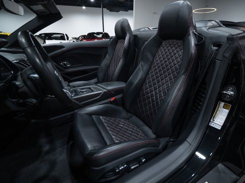 Used 2021 Audi R8 V10 image 22