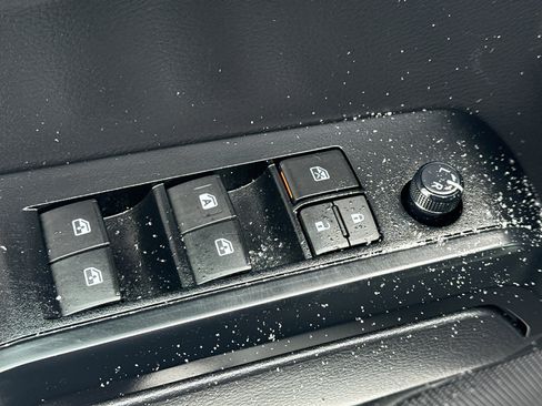 Used 2023 Toyota Tacoma SR image 12