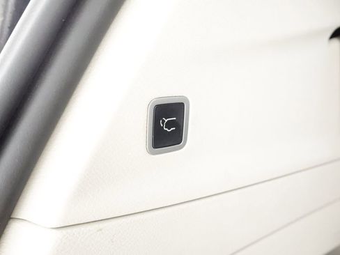 Certified 2023 Chrysler Pacifica Touring-L FWD image 19