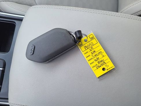 Certified 2025 Kia Sorento S AWD/4WD image 22