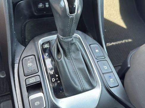 Used 2017 Hyundai Santa Fe Limited image 34