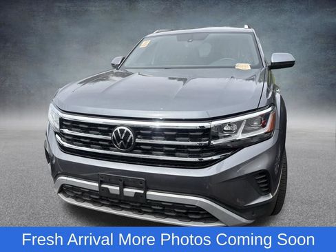 Used 2023 Volkswagen Atlas Cross Sport SE AWD/4WD image 2