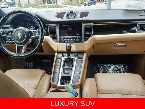 Used 2018 Porsche Macan AWD/4WD image 14