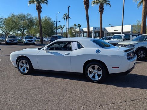 Used 2023 Dodge Challenger SXT image 5