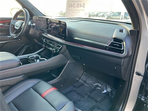 Used 2024 Chevrolet Traverse RS w/ LPO, Floor Liner Package image 36