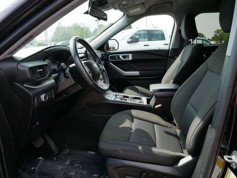 Used 2022 Ford Explorer XLT AWD/4WD image 9