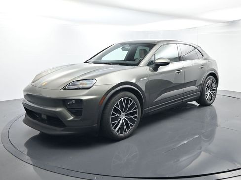 Certified 2025 Porsche Macan Electric image 1