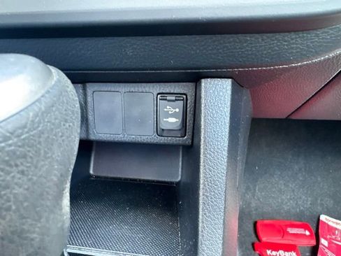 Used 2014 Toyota Corolla LE FWD image 21