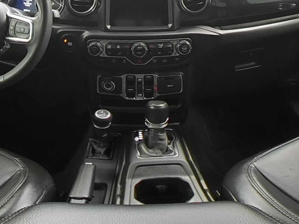 Used 2023 Jeep Wrangler Unlimited Sahara AWD/4WD image 21