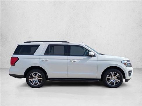 Used 2024 Ford Expedition XLT image 4