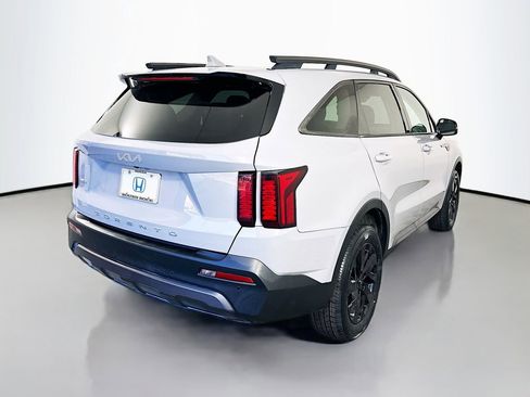 Used 2022 Kia Sorento S w/ Panoramic Sunroof Package image 5