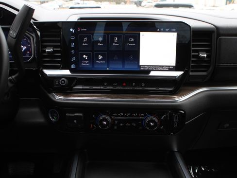 Used 2024 Chevrolet Silverado 2500 LT w/ Convenience Package image 11