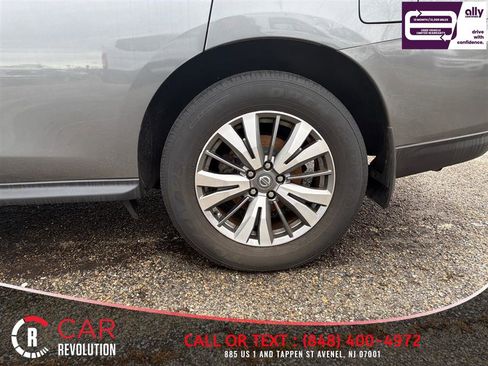 Used 2020 Nissan Pathfinder S image 8