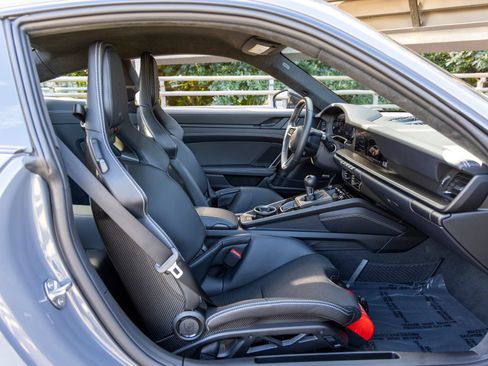 Used 2025 Porsche 911 GT3 RWD image 59
