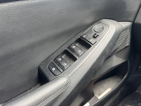 Used 2021 Kia Seltos S FWD image 24