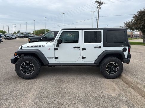 Used 2016 Jeep Wrangler Unlimited Rubicon AWD/4WD image 3